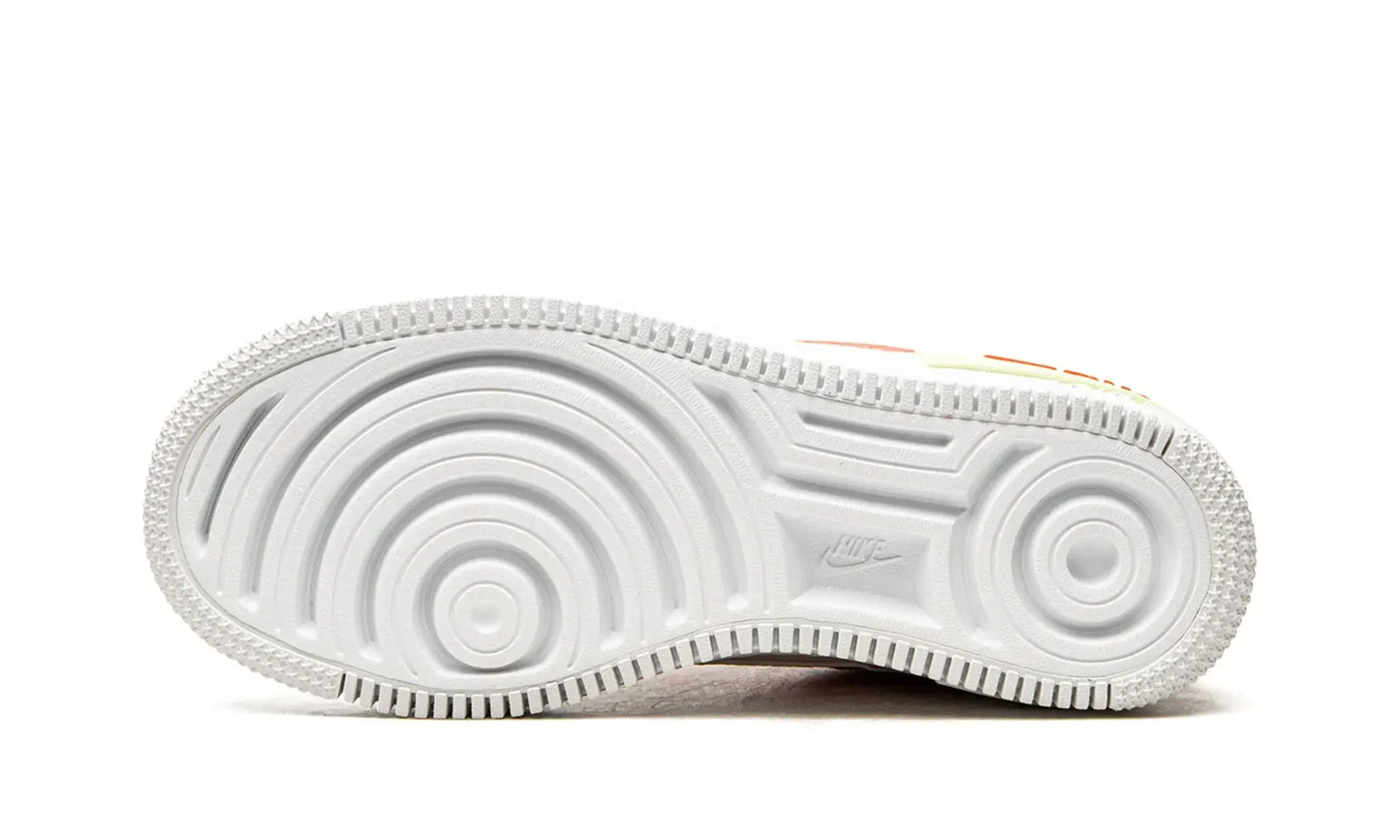Tênis Air Force 1 Shadow Feminino "Magic Ember" Branco / Laranja