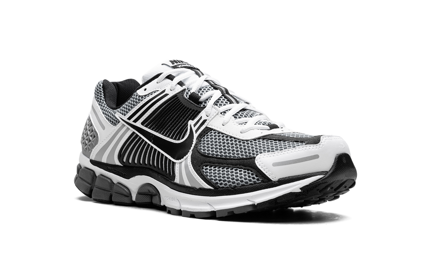 Nike Zoom Vomero 5 SE SP "Black / Metallic Silver"