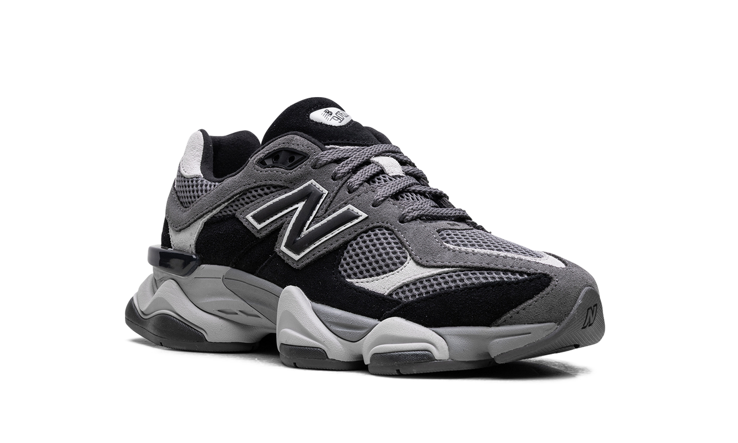 9060 "Black / Casterock"