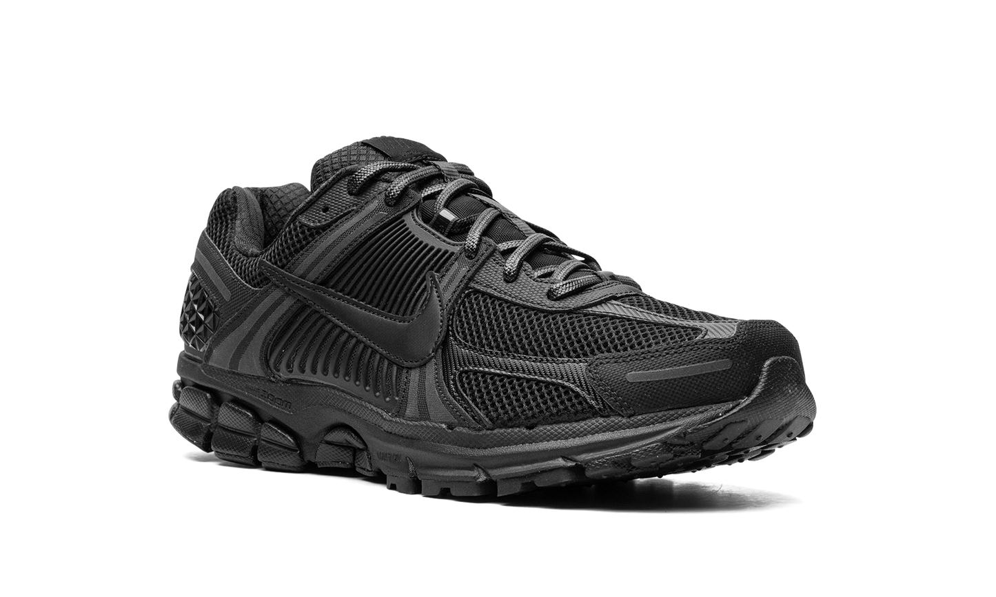 Nike Zoom Vomero 5 "Triple Black"
