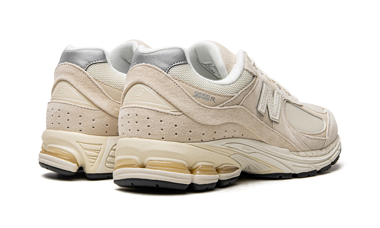 2002R "Calm Taupe"