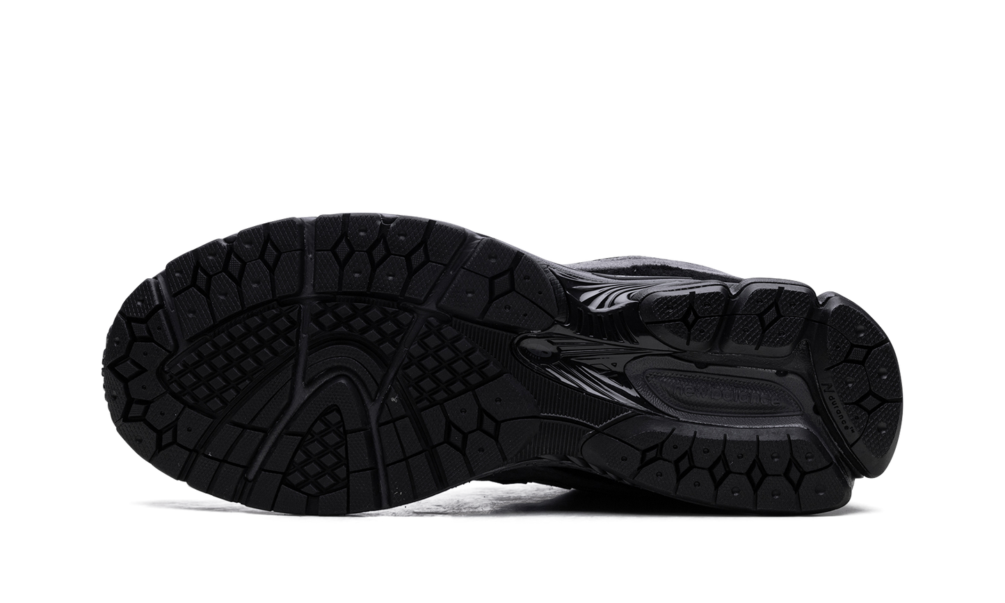 2002R "Black Magnet"