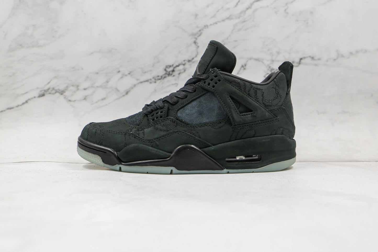 Tênis Air Jordan 4 Retro "Kaws Black"