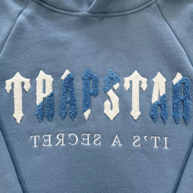 Conjunto Trapstar Chenille Decoded Azul Bebê