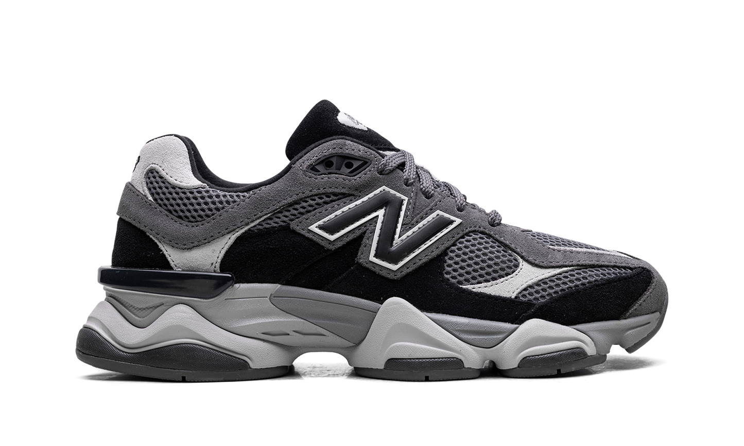 9060 "Black / Casterock"