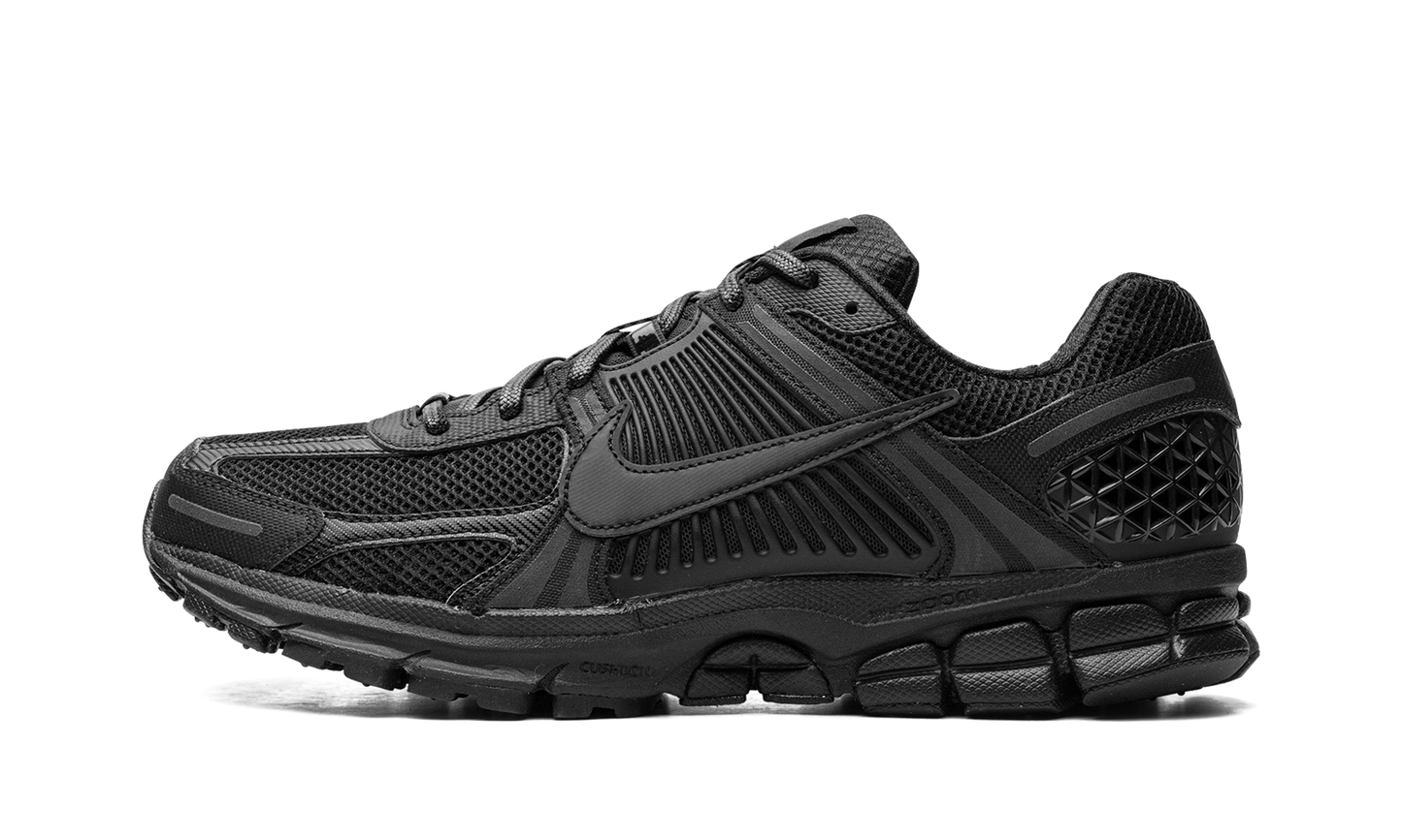 Nike Zoom Vomero 5 "Triple Black"