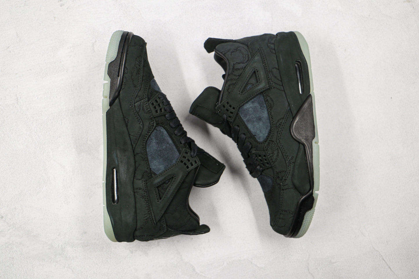 Tênis Air Jordan 4 Retro "Kaws Black"