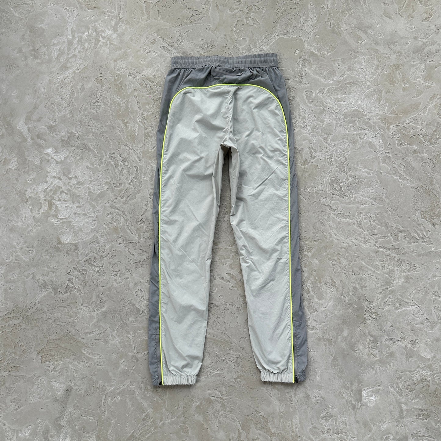 Conjunto Corta Vento SYNA World Cinza e Verde