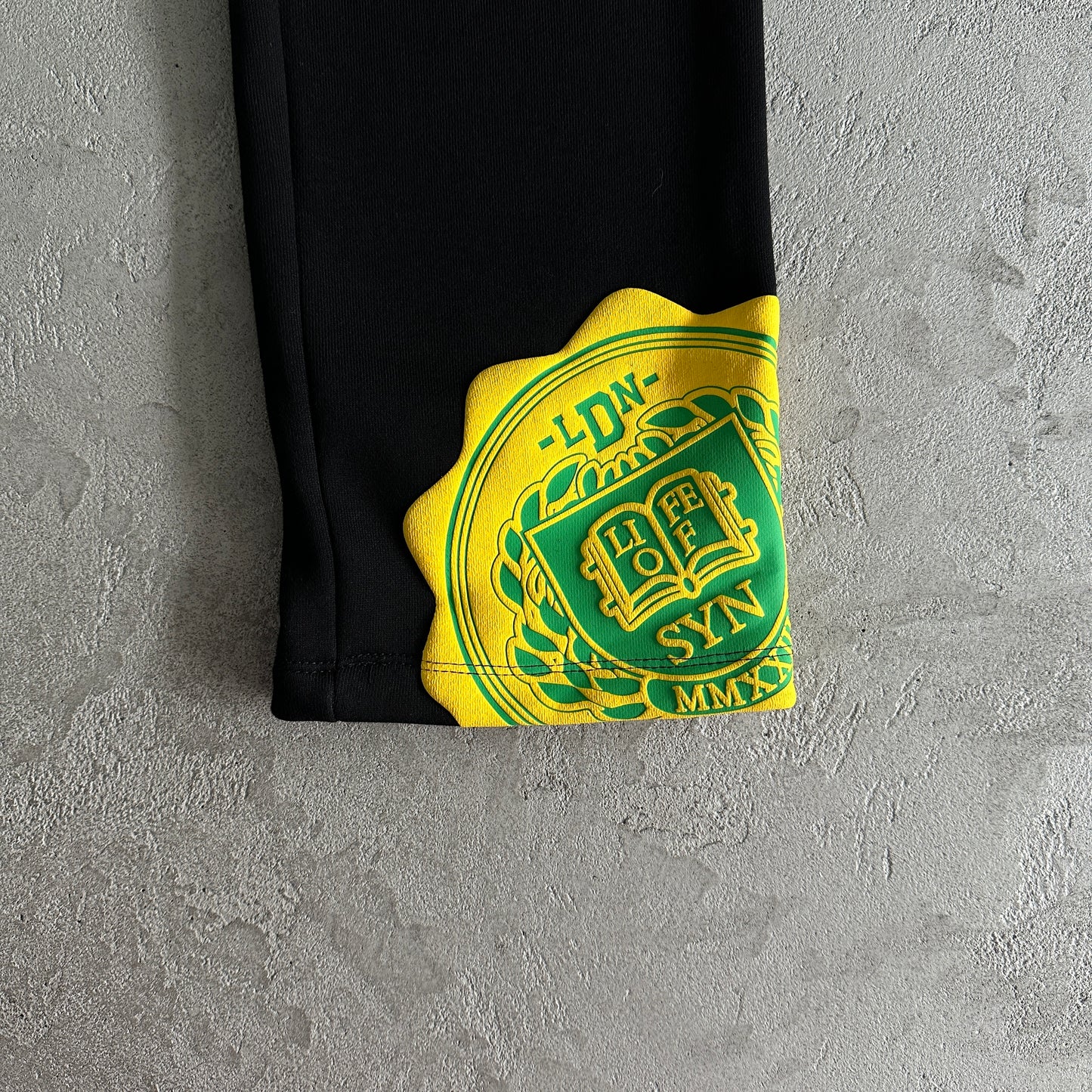 Conjunto SYNA World Preto/Amarelo/Verde