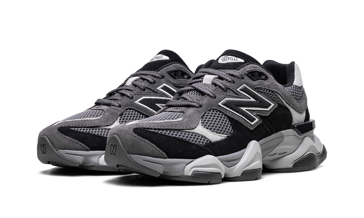 9060 "Black / Casterock"