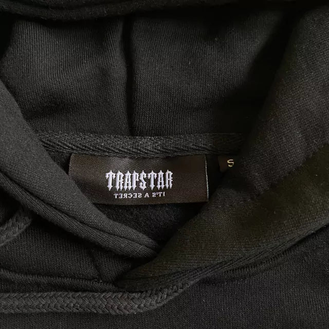 Conjunto Trapstar Chenille Decoded Preto/Vermelho