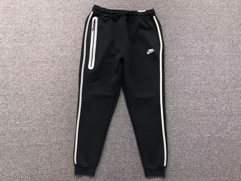 Conjunto Nike Tech Fleece Preto Refletivo