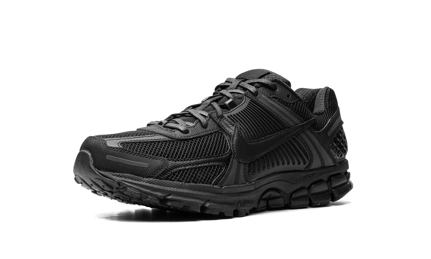 Nike Zoom Vomero 5 "Triple Black"