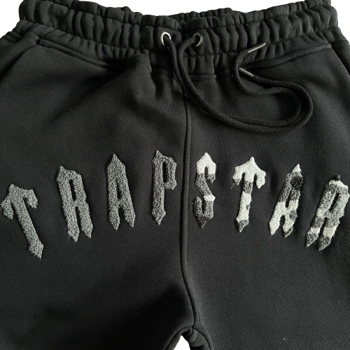 Conjunto Trapstar Irongate Chenille Arch "Preto/Cinza"