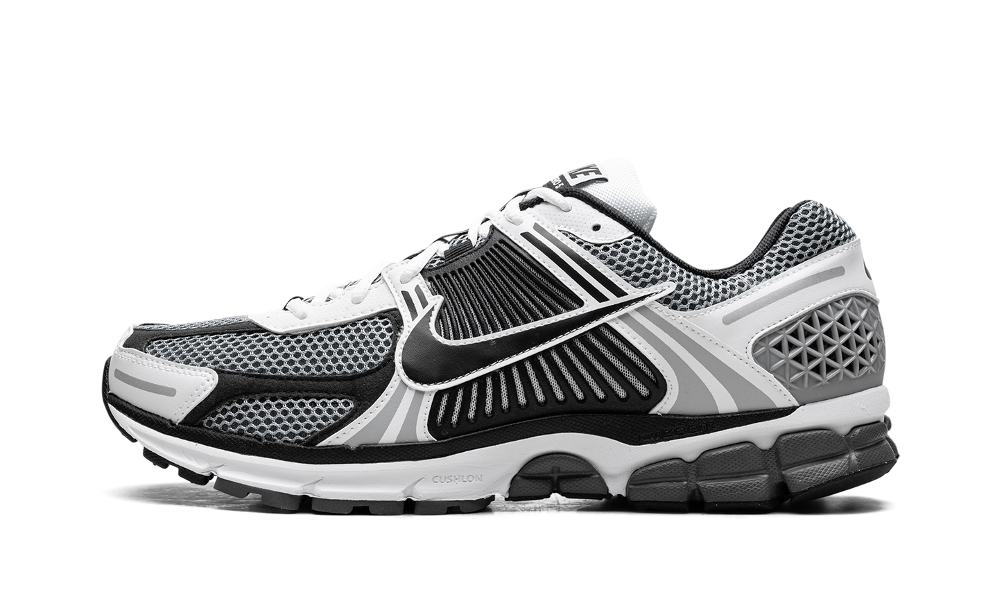 Nike Zoom Vomero 5 SE SP "Black / Metallic Silver"