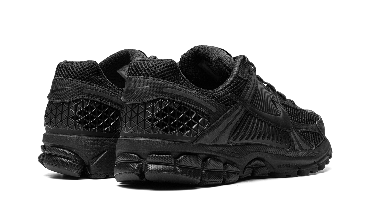 Nike Zoom Vomero 5 "Triple Black"