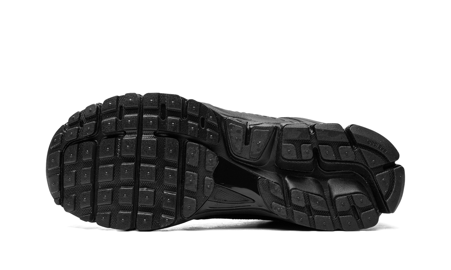 Nike Zoom Vomero 5 "Triple Black"