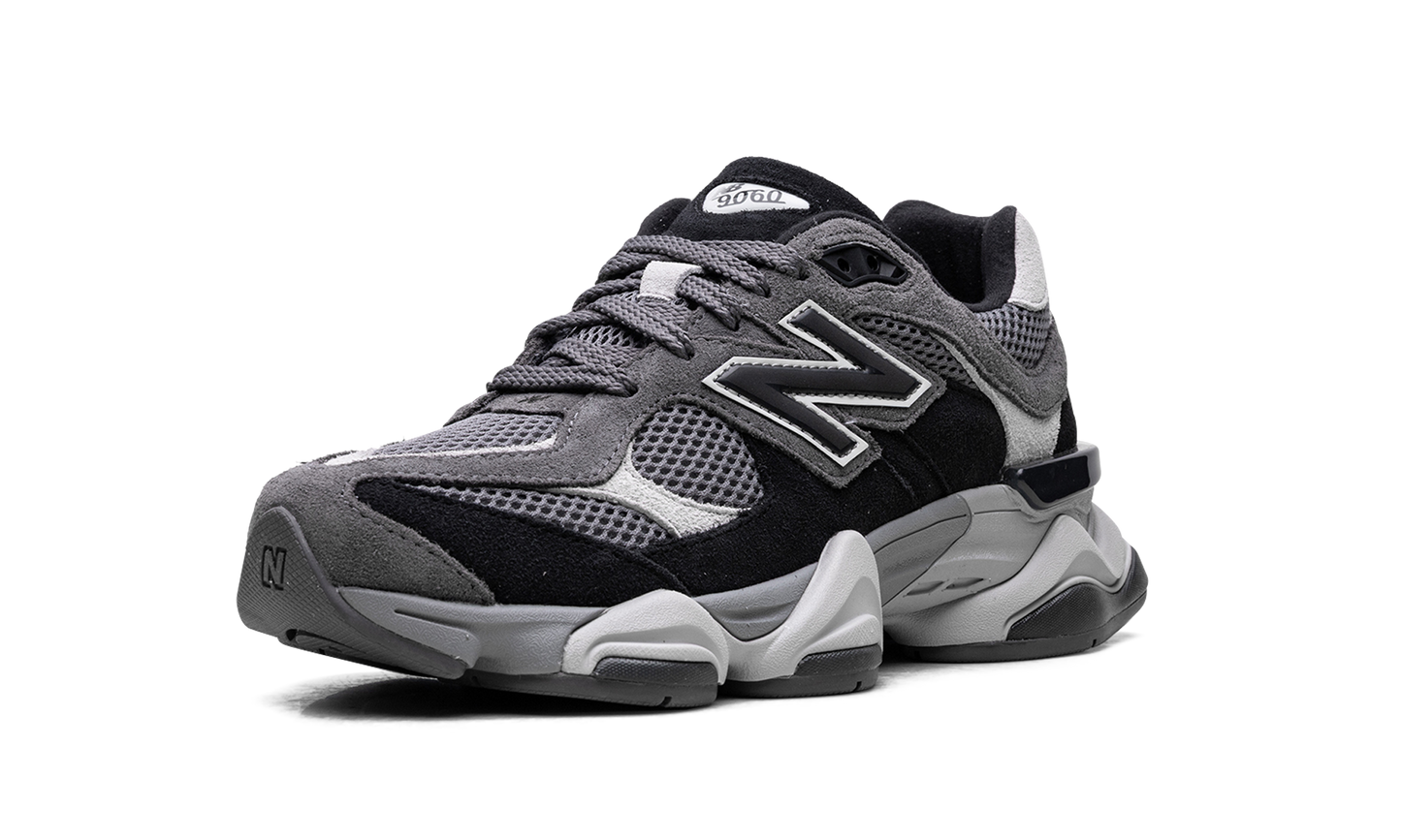 9060 "Black / Casterock"
