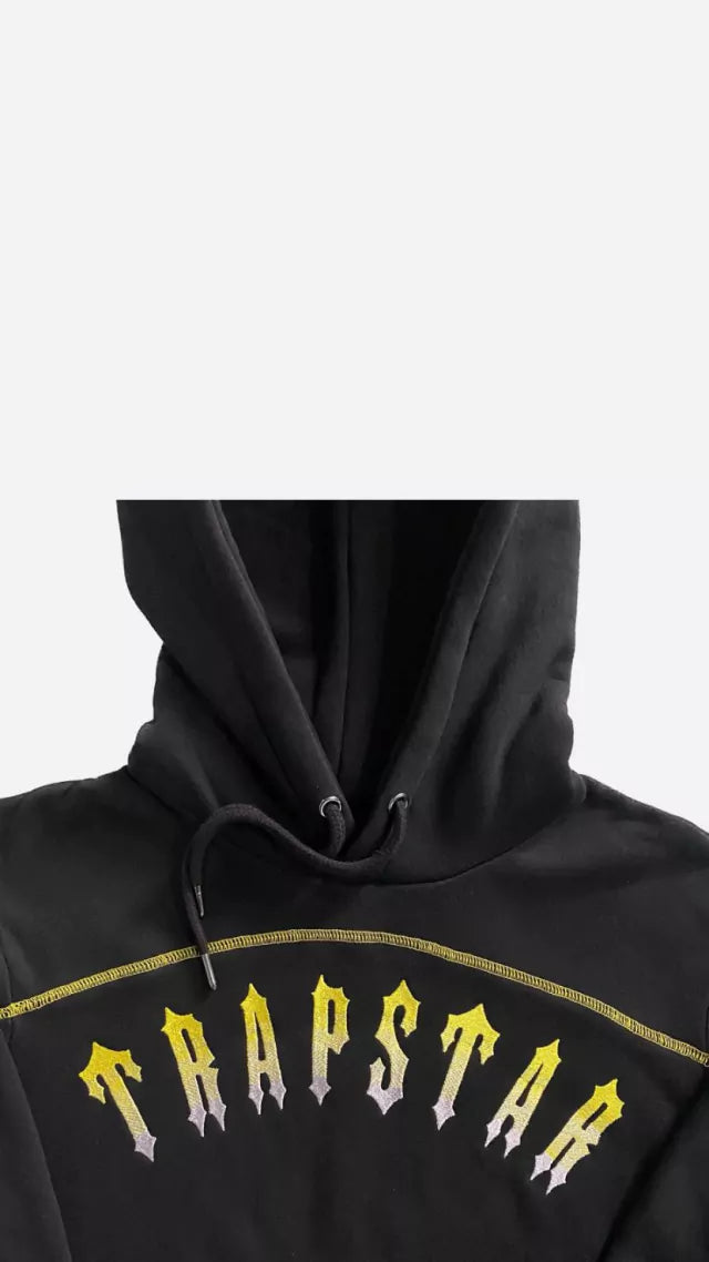 Conjunto Trapstar Rongate Arch Chenille x Central Cee Preto/Amarelo