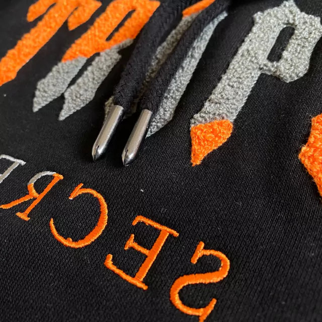 Conjunto Trapstar Chenille Decoded Preto/Laranja