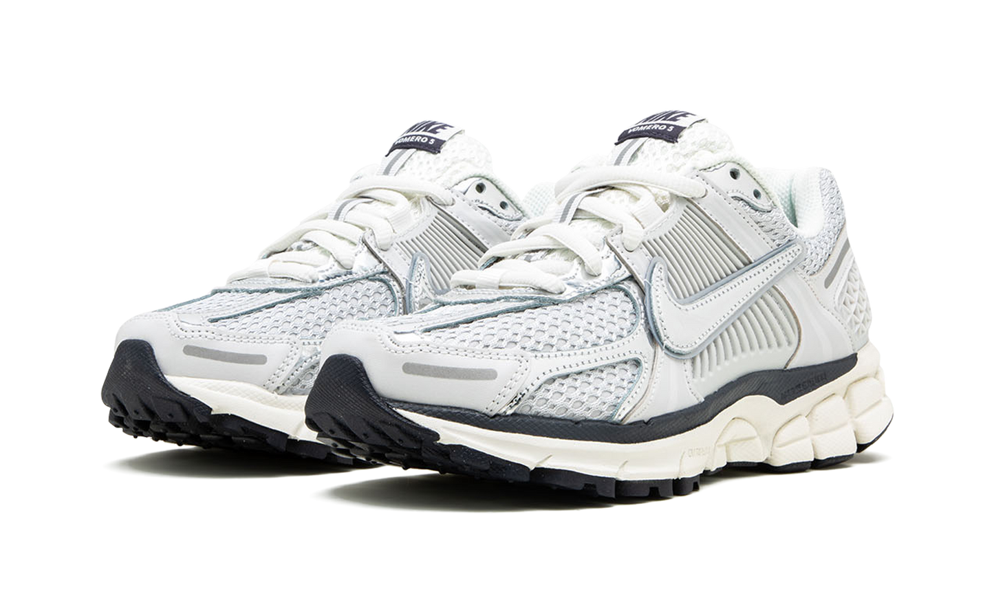 Nike Vomero 5 "Photon Dust"