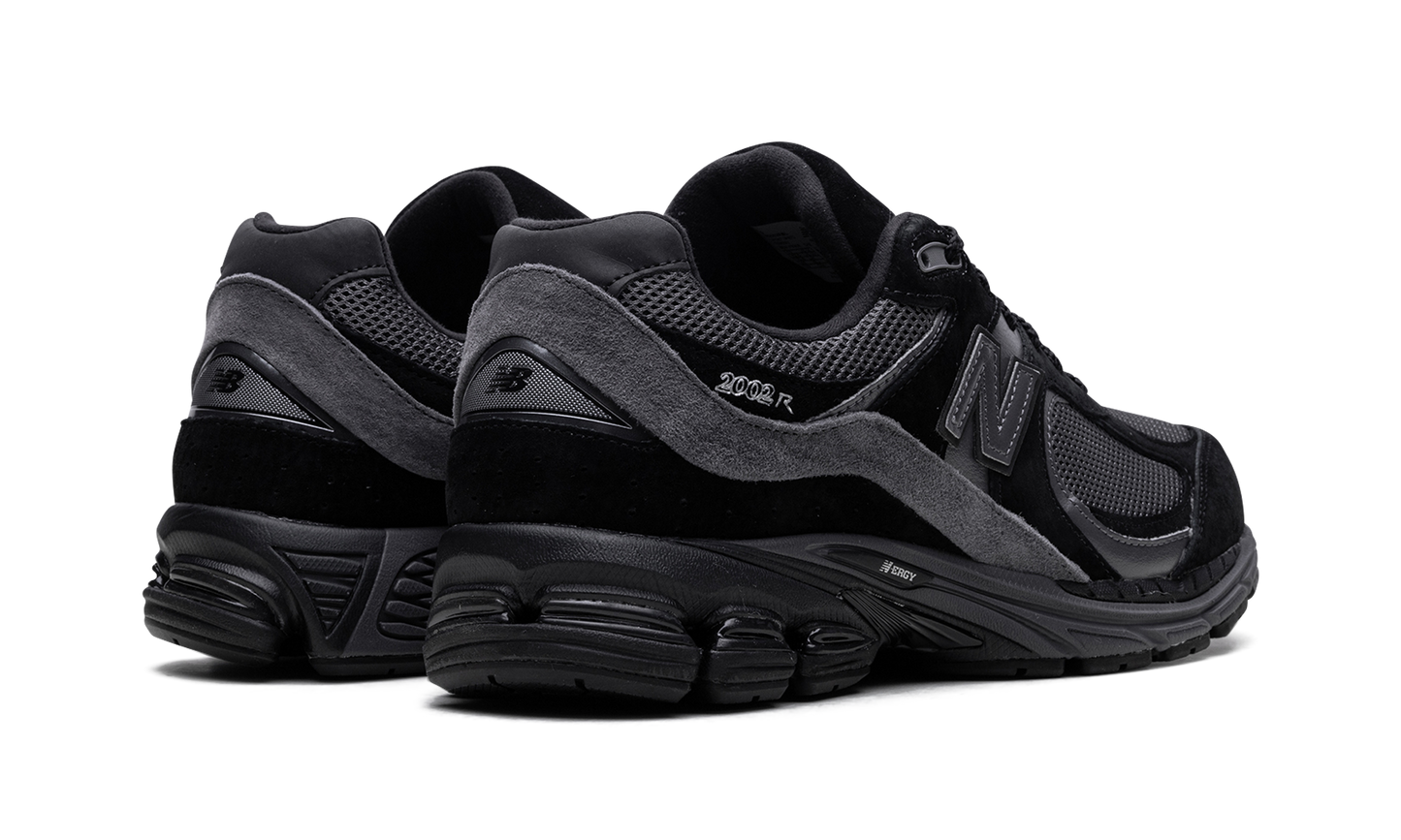 2002R "Black Magnet"